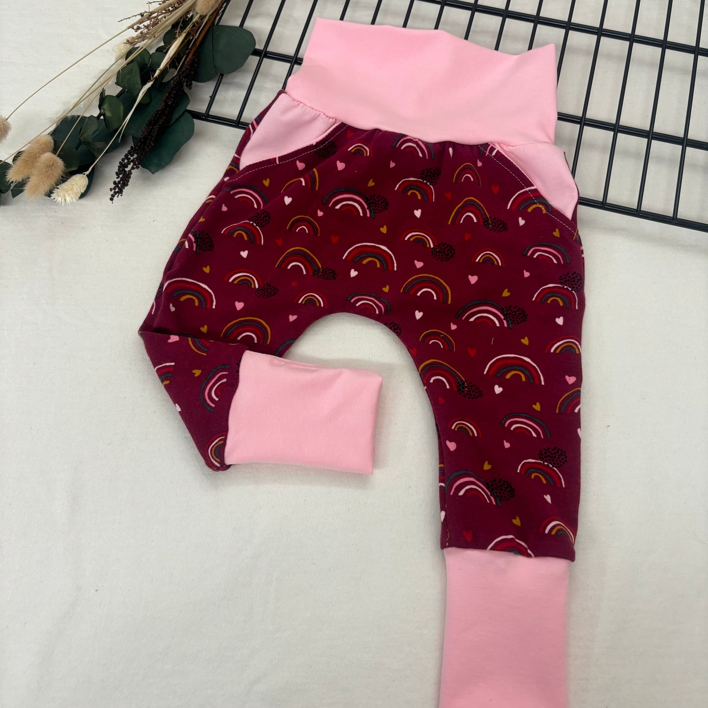 Pantalon évolutif Mignon arc-en-ciel fond bourgogne 0-3 mois