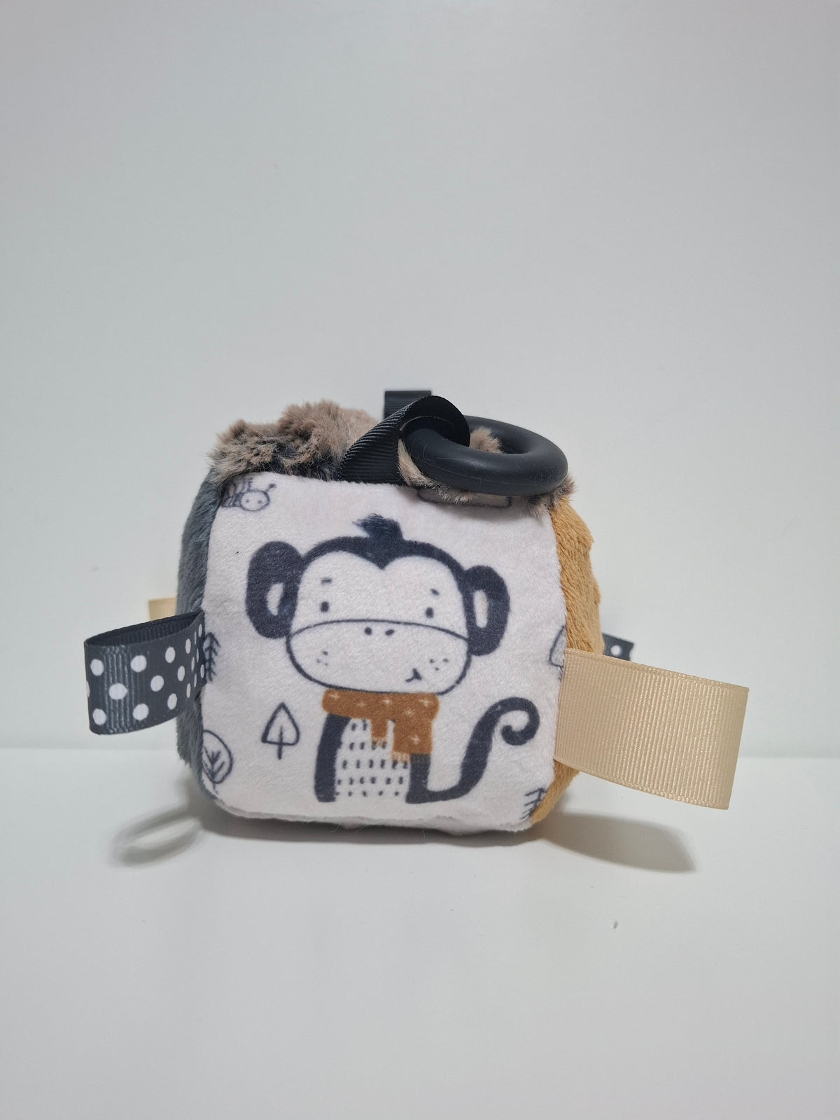 Mini cube Singe au foulard