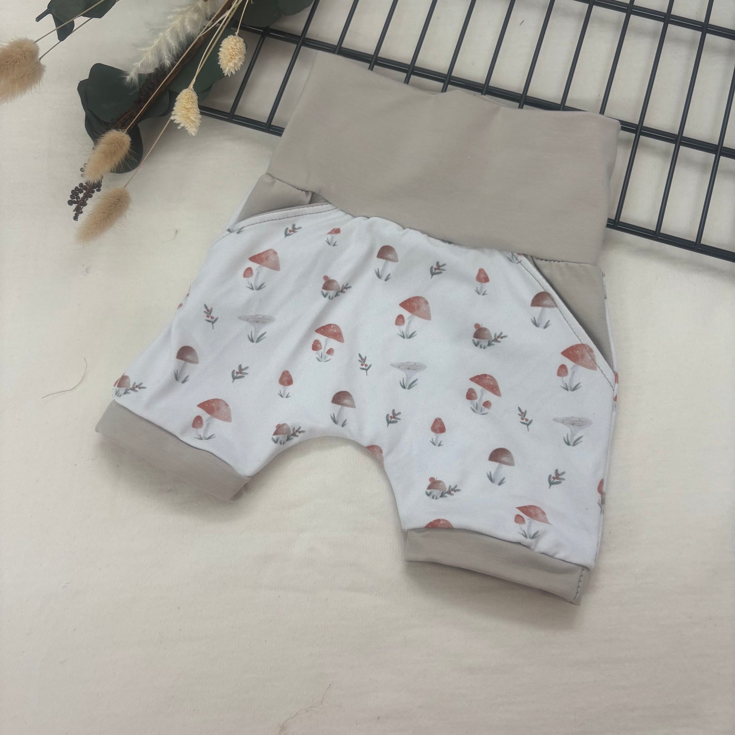 Short évolutif Champignons délicats