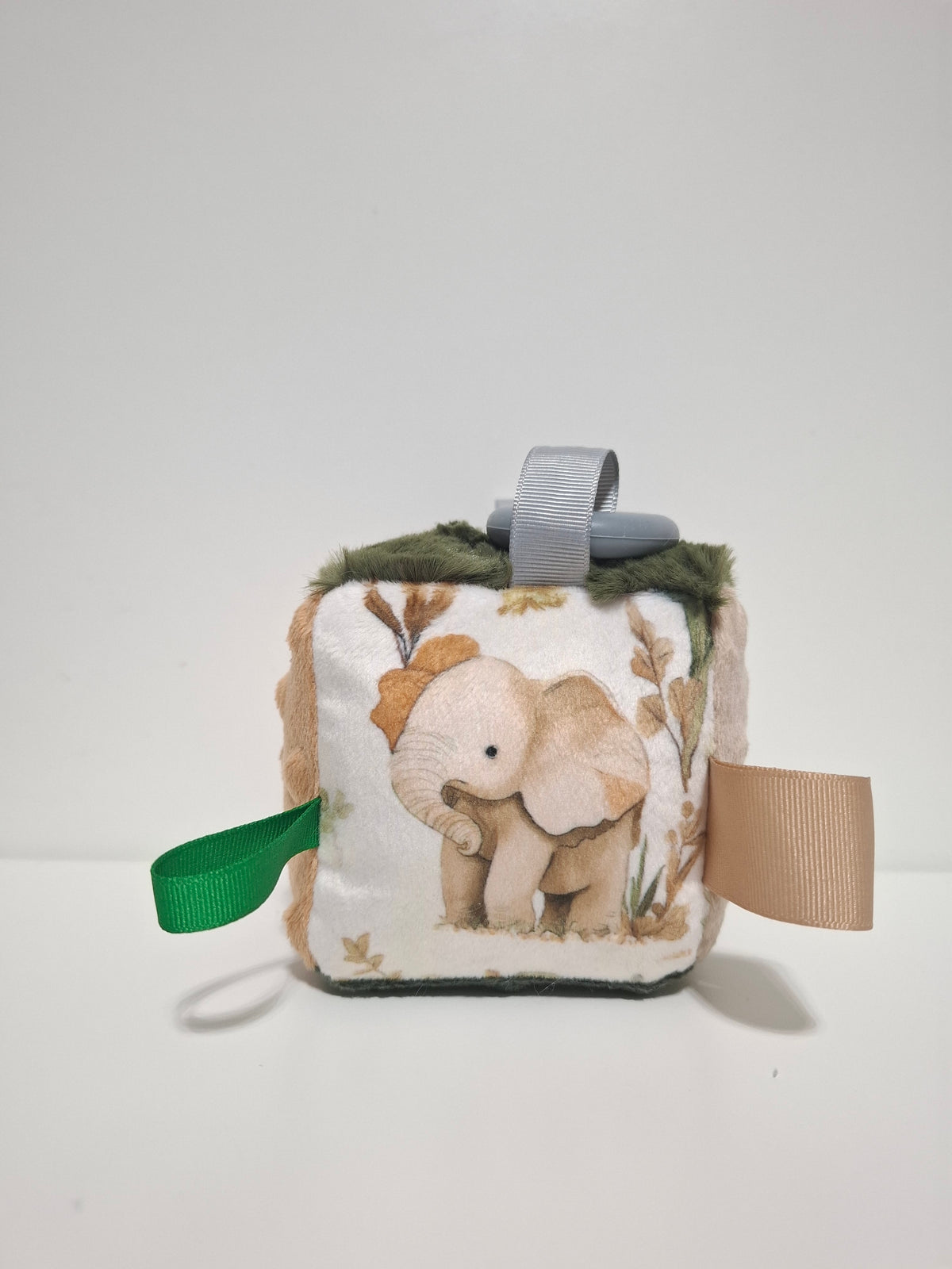 Mini cube Éléphant dans les feuilles